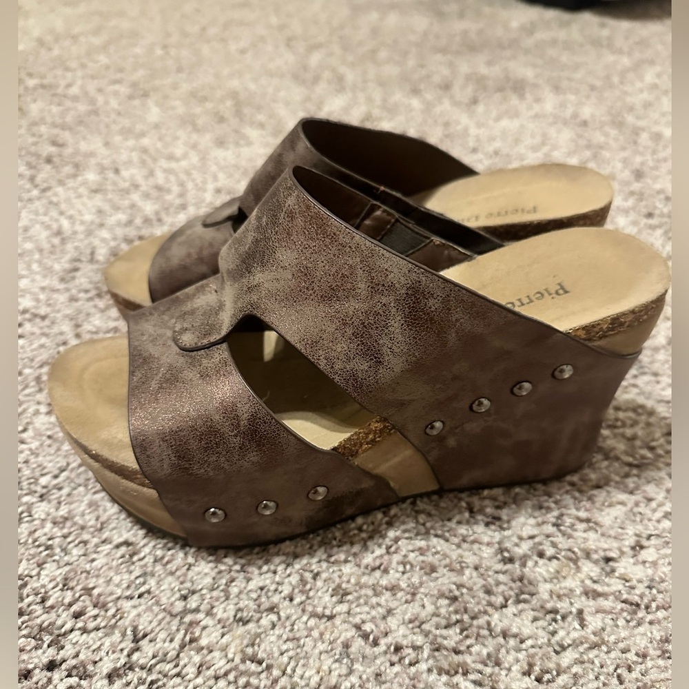Pierre Dumas Women's Hester-Studded Platform Wedge Sandals